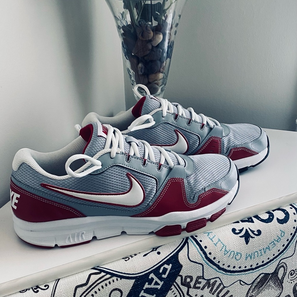 casual sneakers (Perfect for the Ohio State fans) Slightly worn.